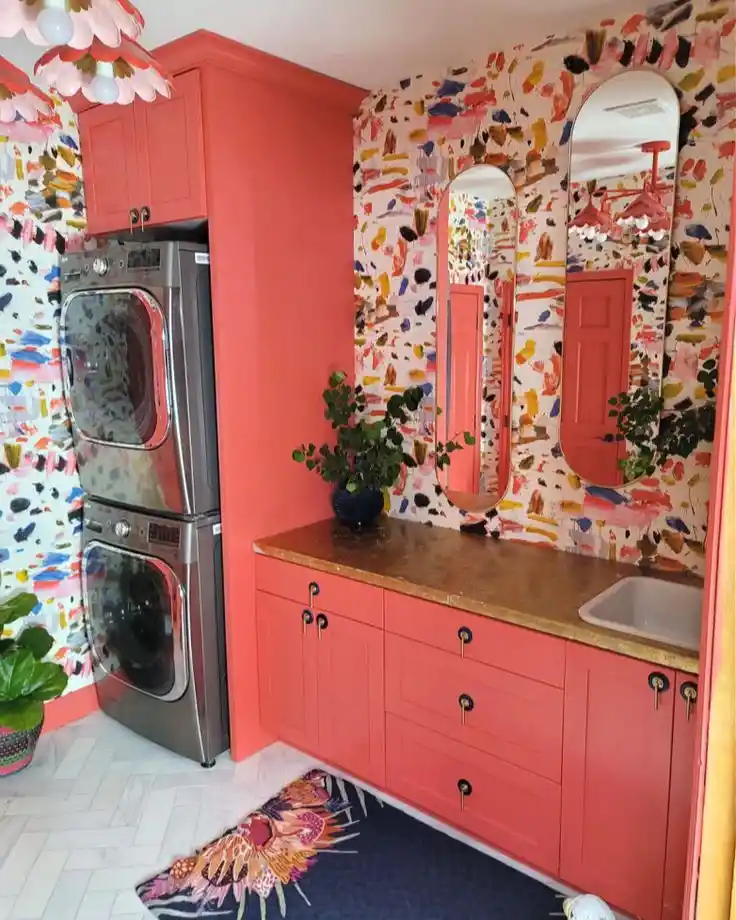 Bold Artistic Pattern with Vibrant Personality